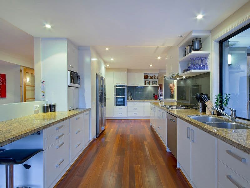 110 Santa Cruz Boulevard, CLEAR ISLAND WATERS QLD 4226, Clear Island Waters - Thumbnail 3