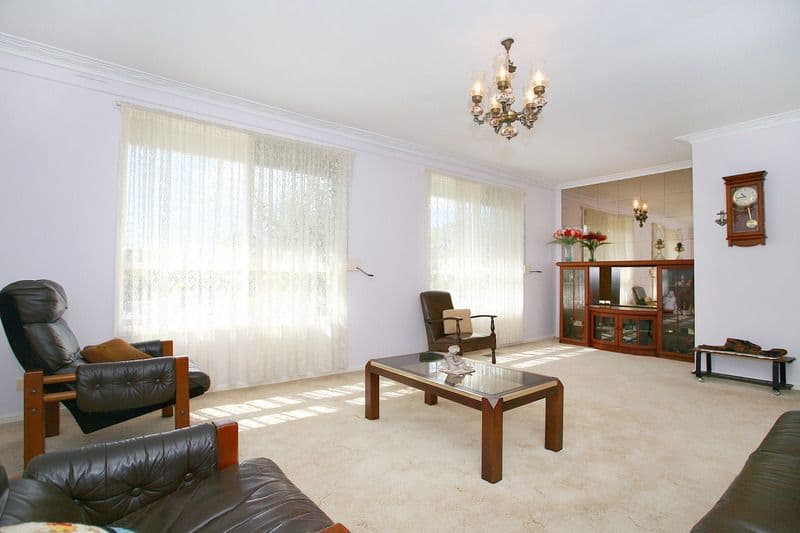 18 Sherwood Crescent, DANDENONG NORTH VIC 3175, Dandenong North - Thumbnail 2