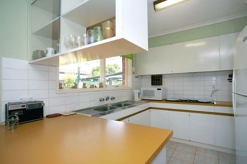 18 Sherwood Crescent, DANDENONG NORTH VIC 3175, Dandenong North - Thumbnail 5