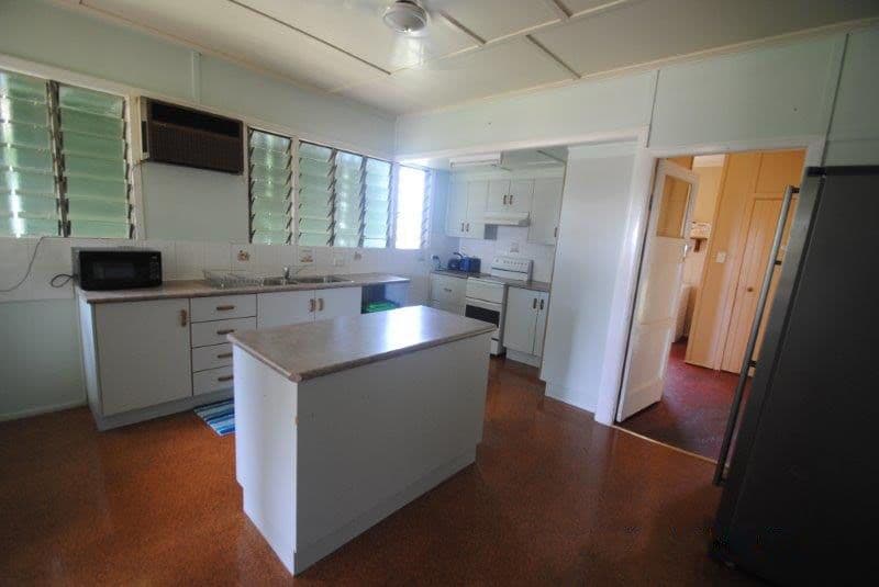 86 Acacia Street, Barcaldine QLD 4725, Barcaldine - Thumbnail 4