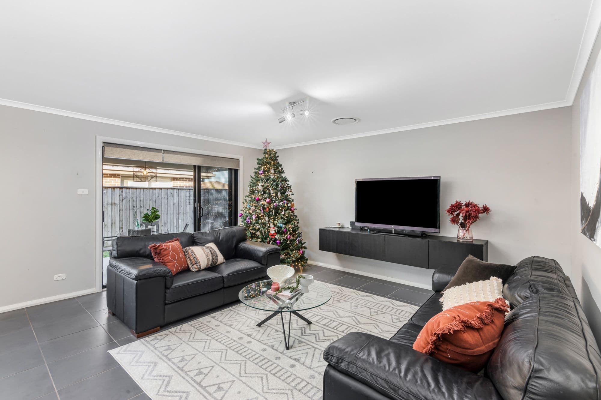 25 Pioneer Drive, Carnes Hill NSW 2171, Carnes Hill - Thumbnail 4