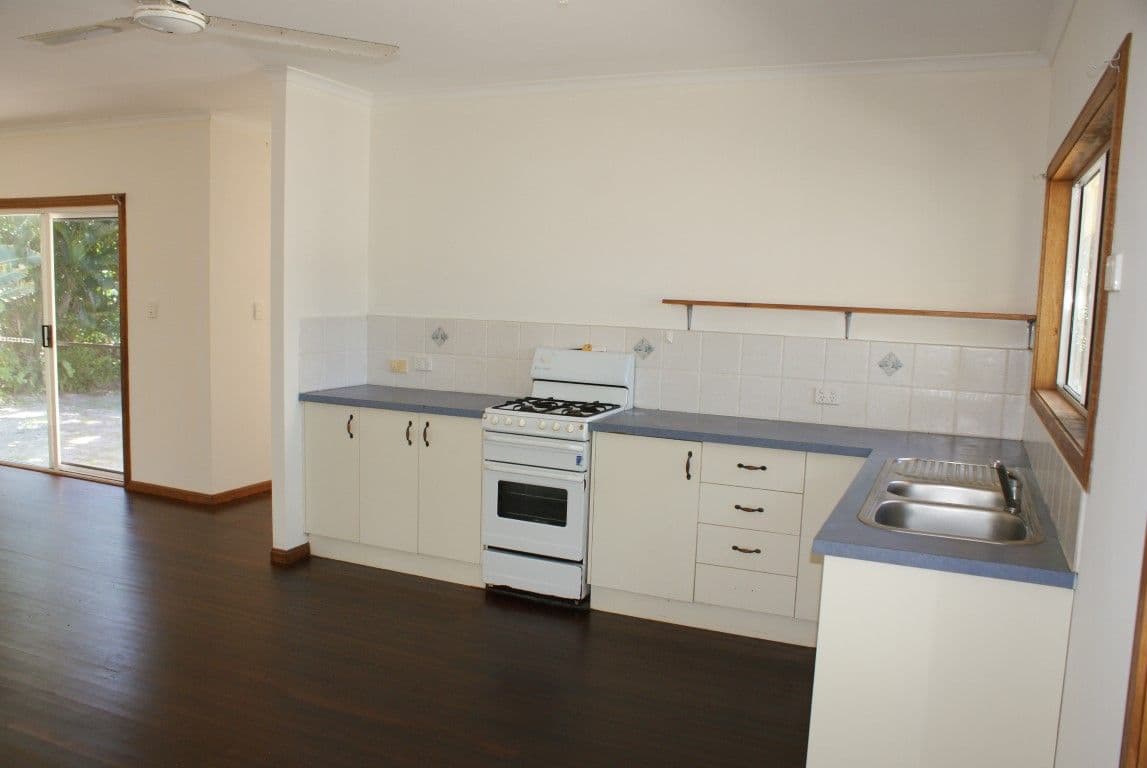 74 Holland Street, Wongaling Beach QLD 4852, Wongaling Beach - Thumbnail 7