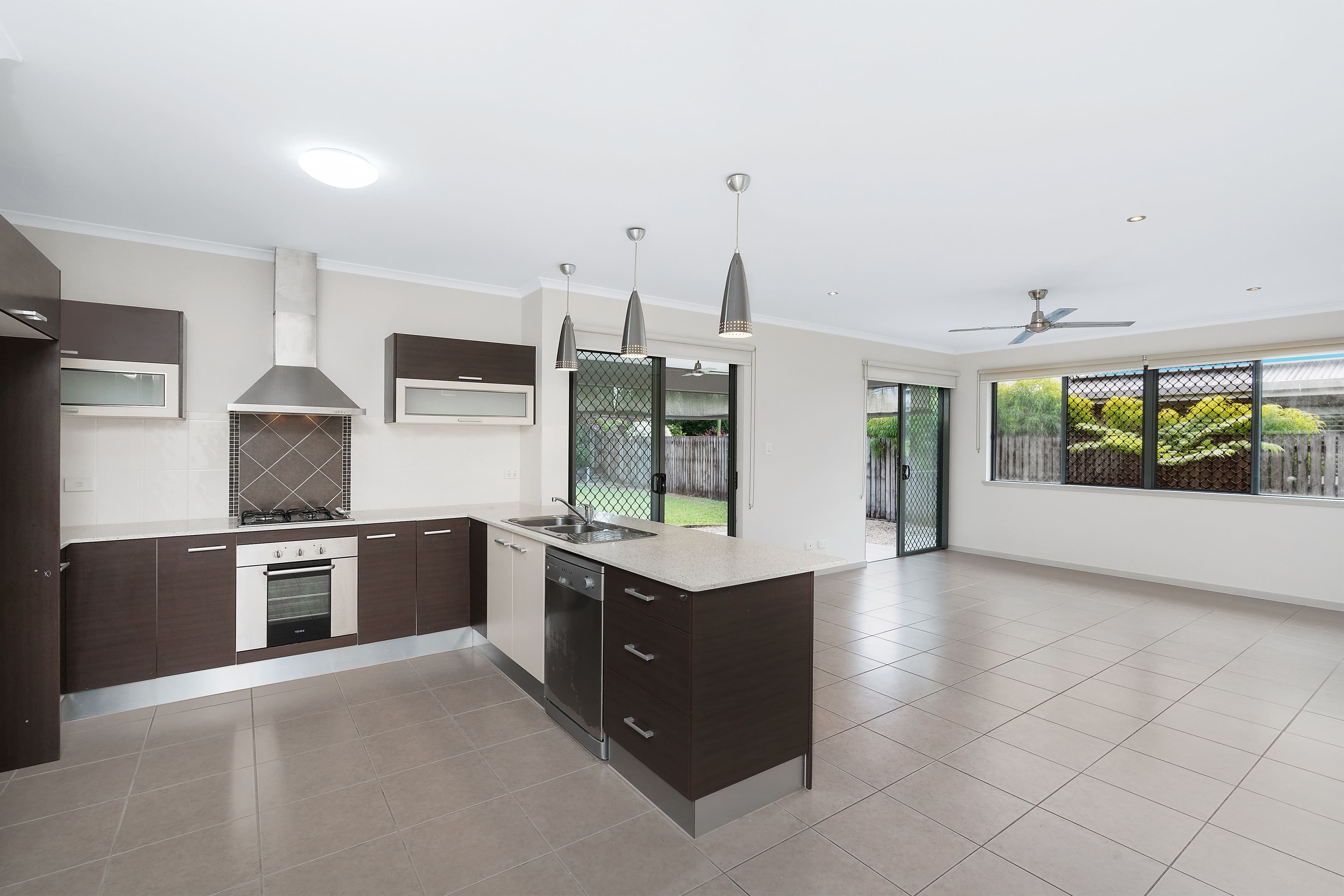 4 Mount Close, Edmonton QLD 4869, Edmonton - Thumbnail 2