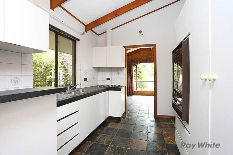 6 Tilbrook Avenue, Clare SA 5453, Clare - Thumbnail 3