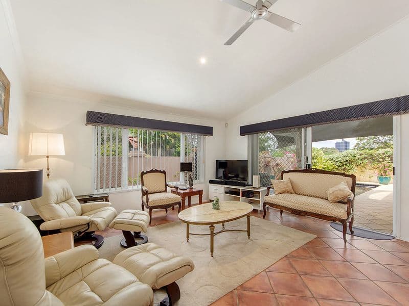 2 Fulham Place, ROBINA QLD 4226, Robina - Thumbnail 2