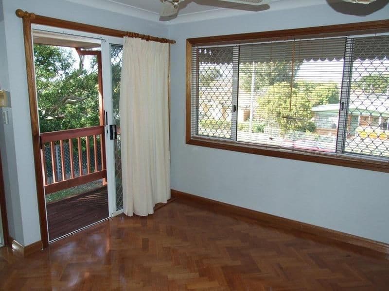 73 Eugaree Street, SOUTHPORT QLD 4215, Southport - Thumbnail 5