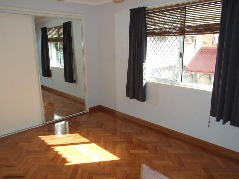 73 Eugaree Street, SOUTHPORT QLD 4215, Southport - Thumbnail 6