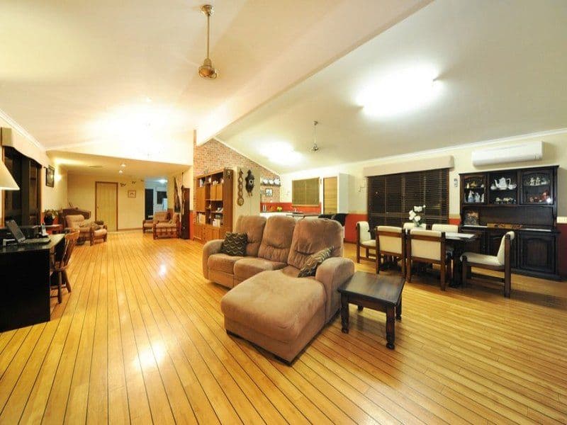 19 Country Road, CANNONVALE QLD 4802, Cannonvale - Thumbnail 2