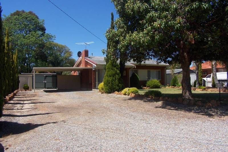 11 Northumberland Road, FORRESTFIELD WA 6058, Forrestfield - Thumbnail 3