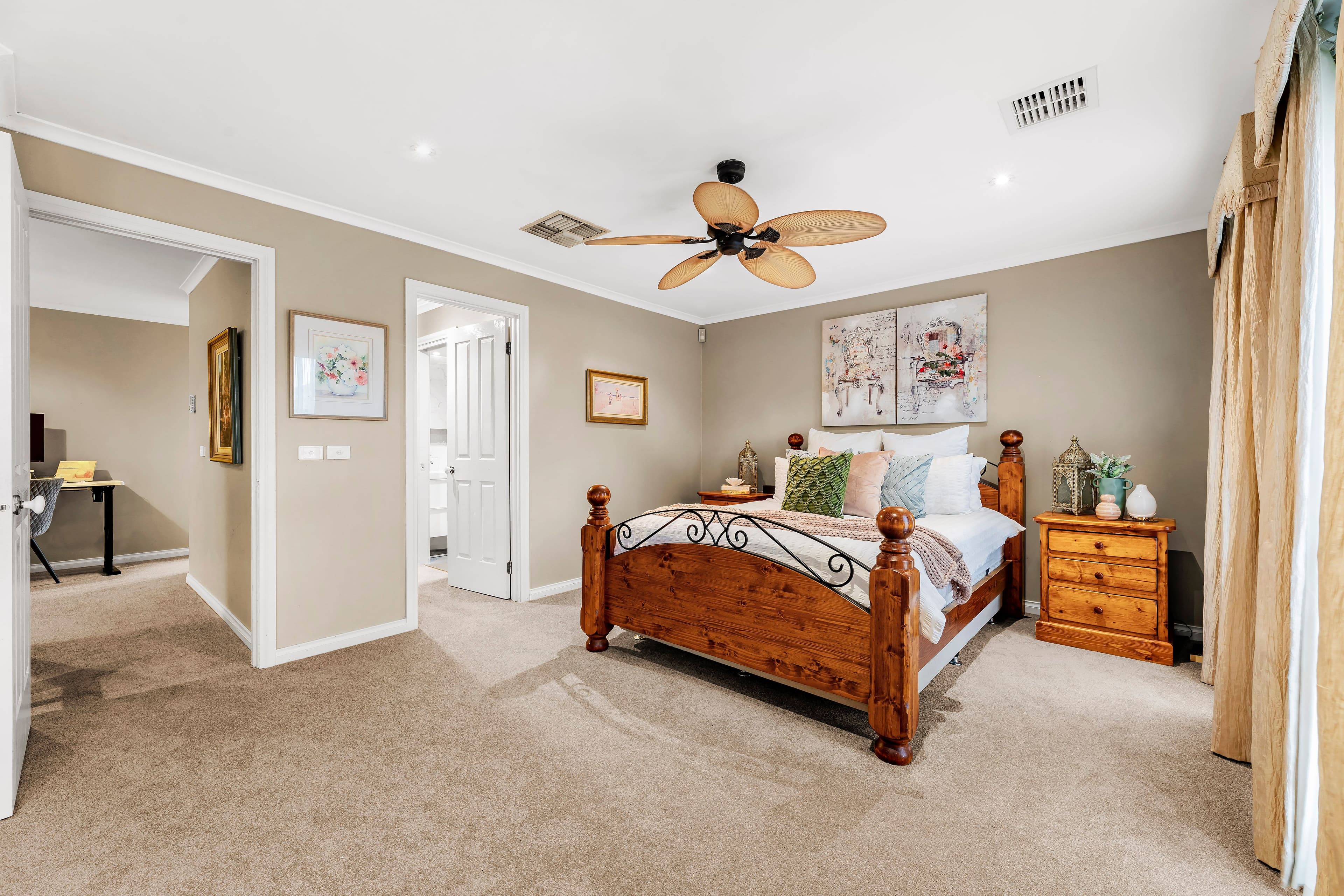 10 Stableford Court, Rowville VIC 3178, Rowville - Thumbnail 2