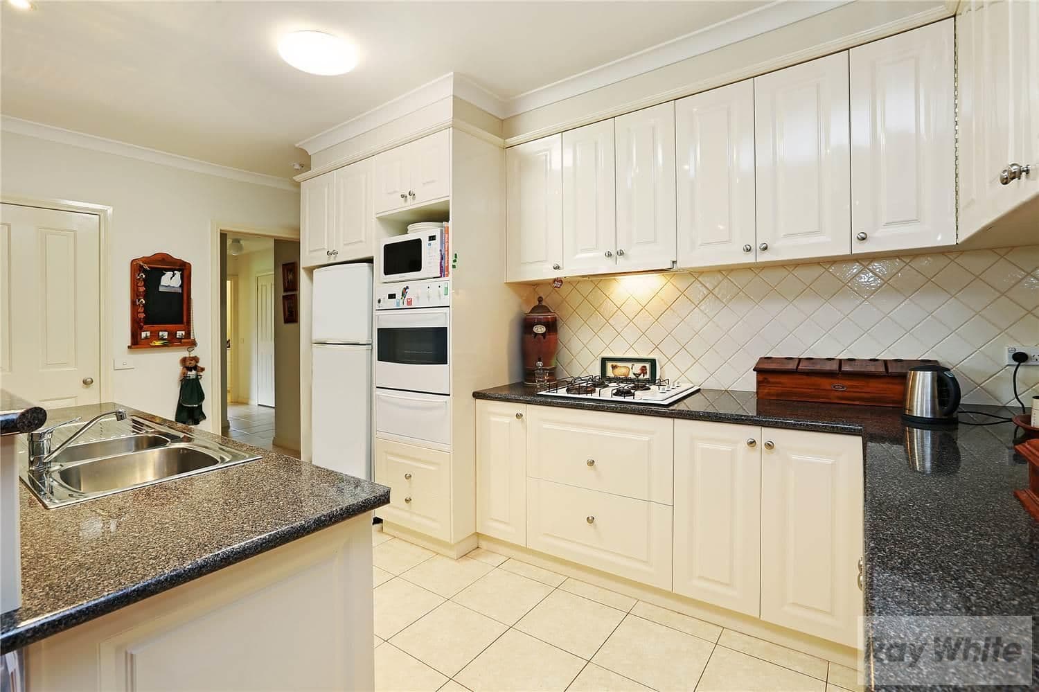 45 Lakeside Boulevard, LARA VIC 3212, Lara - Thumbnail 4