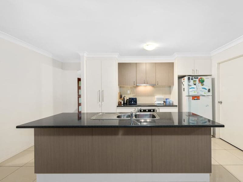 17 Wildwood Crescent, Flagstone - Thumbnail 2