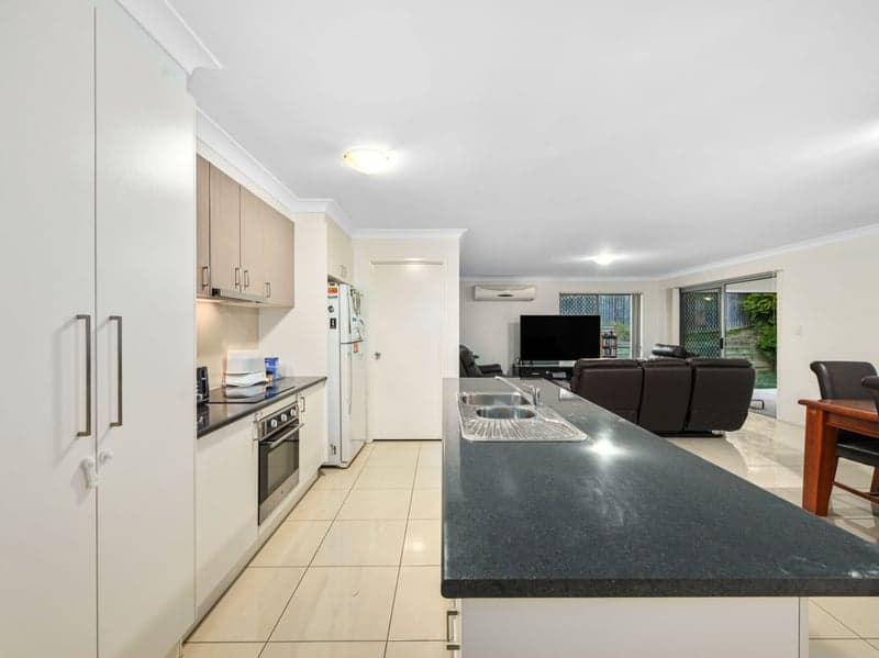 17 Wildwood Crescent, Flagstone - Thumbnail 3