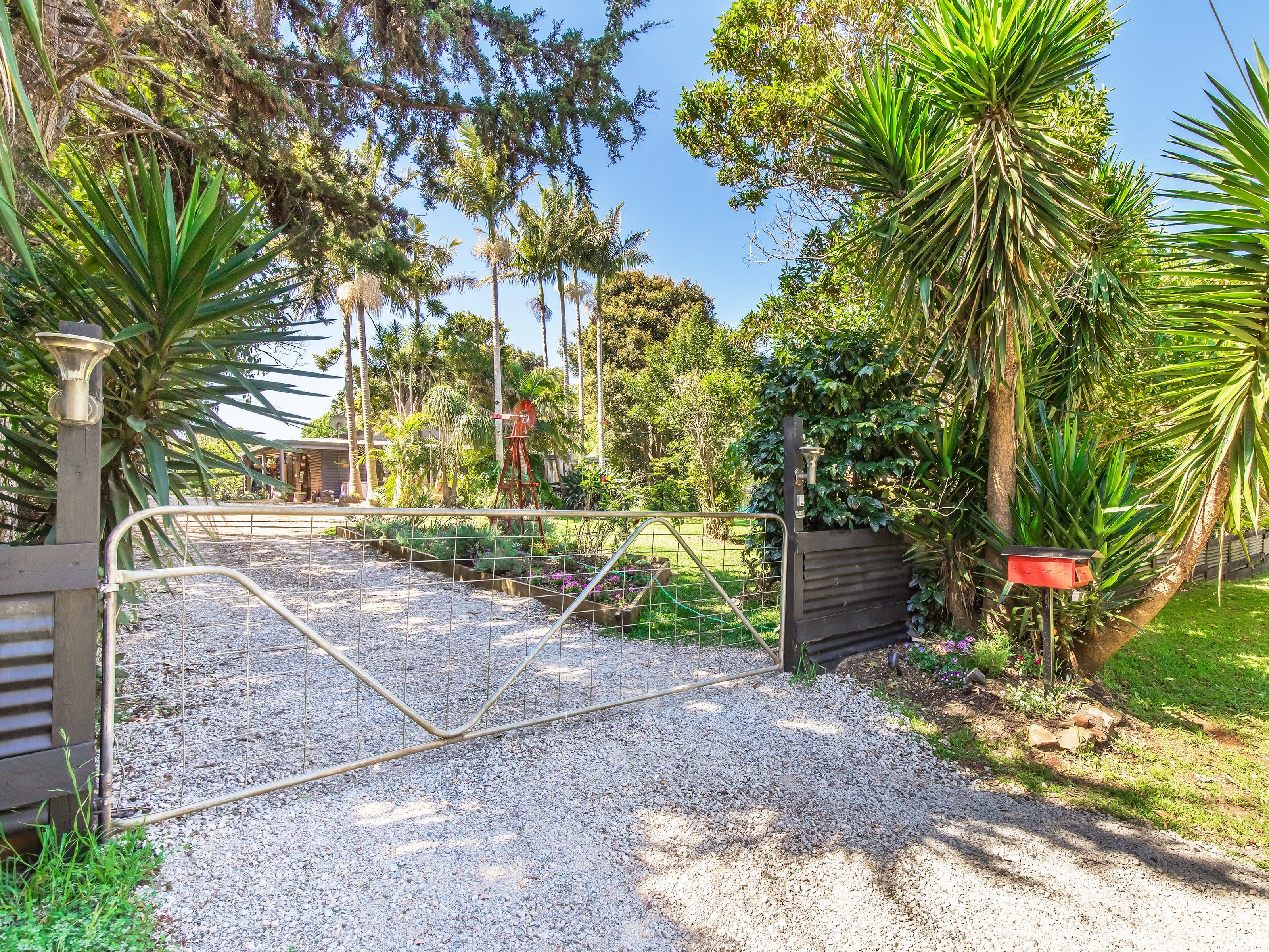 16-18 Esme Street, Tamborine Mountain QLD 4272, Tamborine Mountain - Thumbnail 2