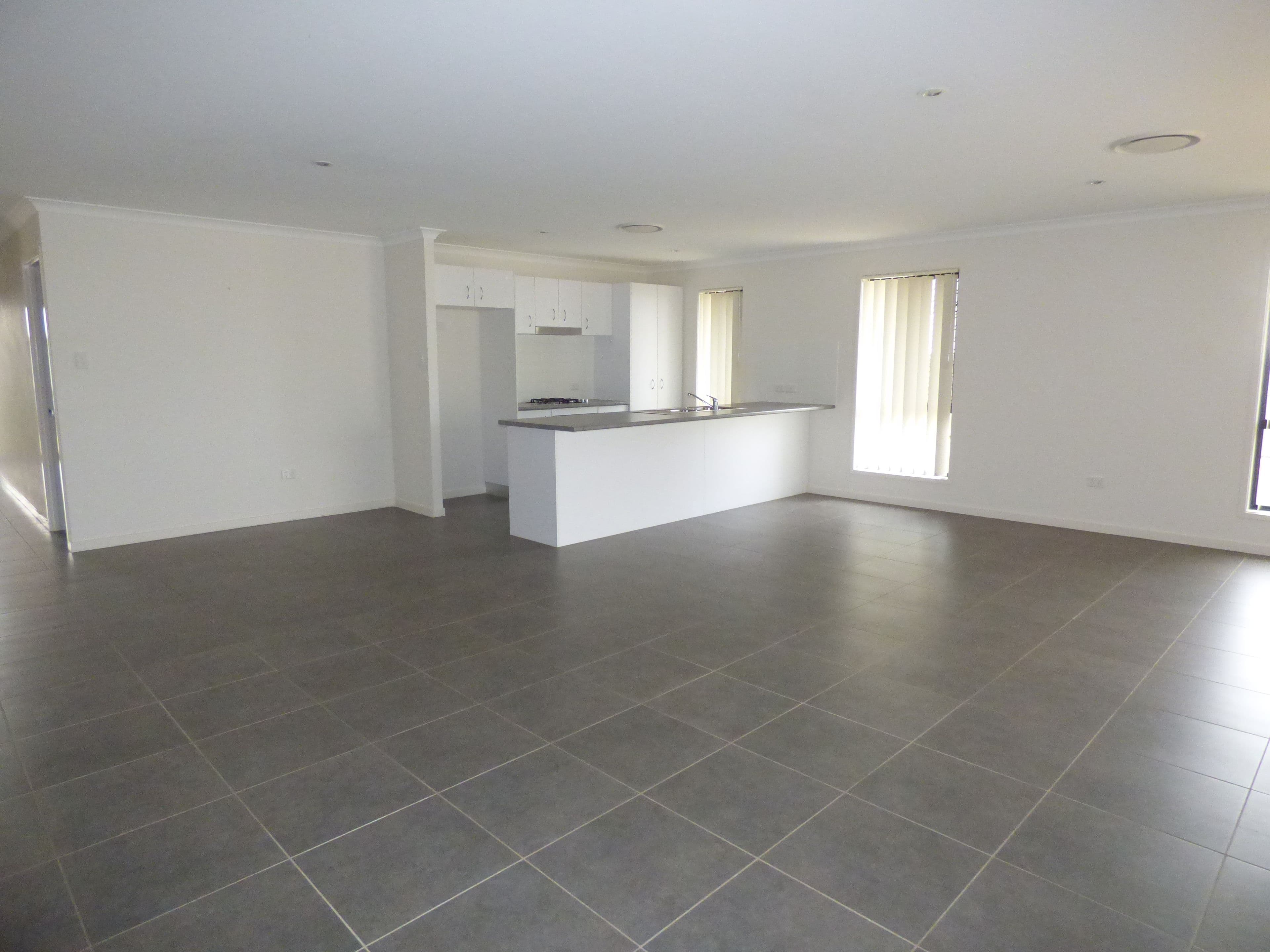 79 Wheeler Drive, Roma QLD 4455, Roma - Thumbnail 5