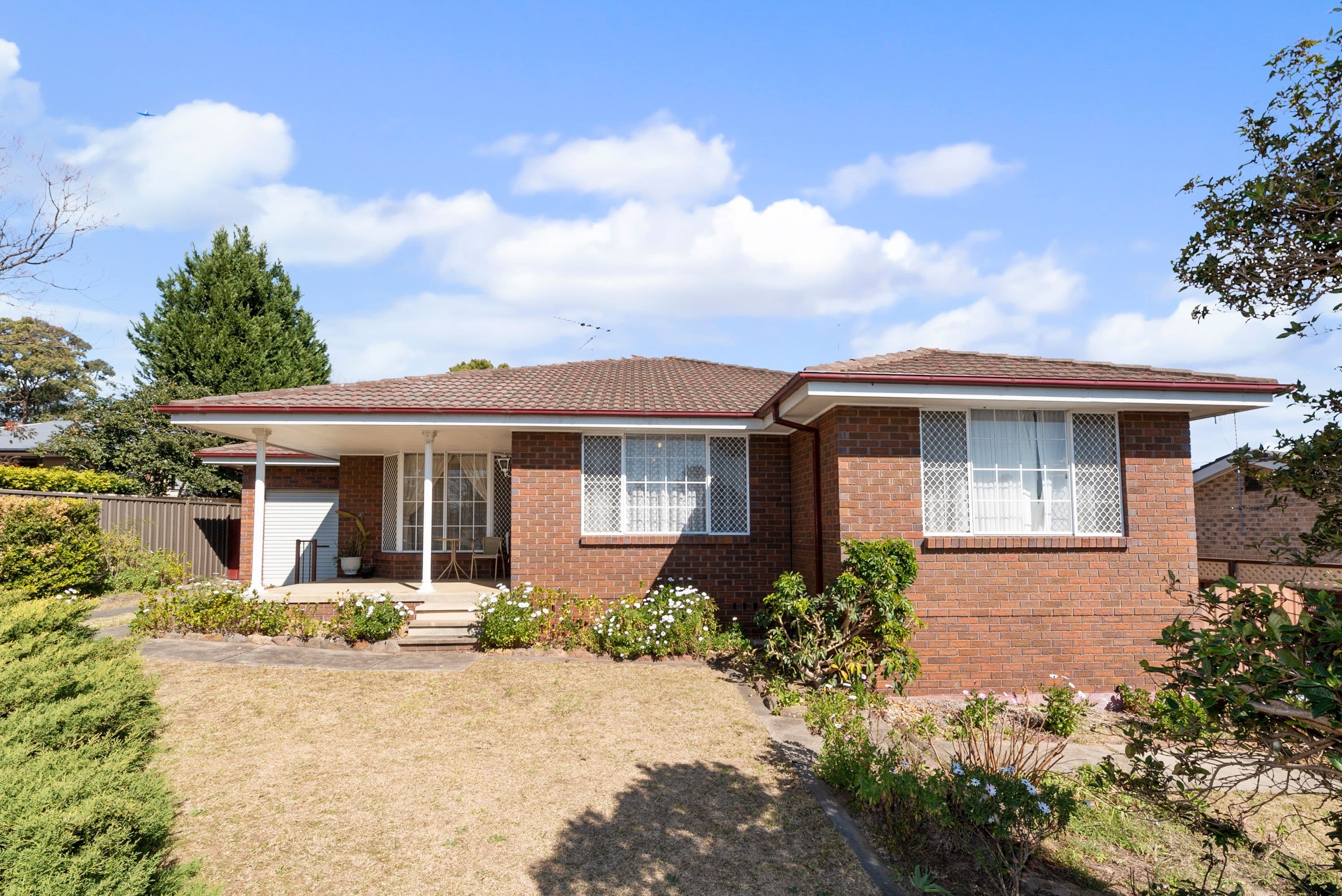 42 Cruikshank Avenue, Elderslie - Image 1