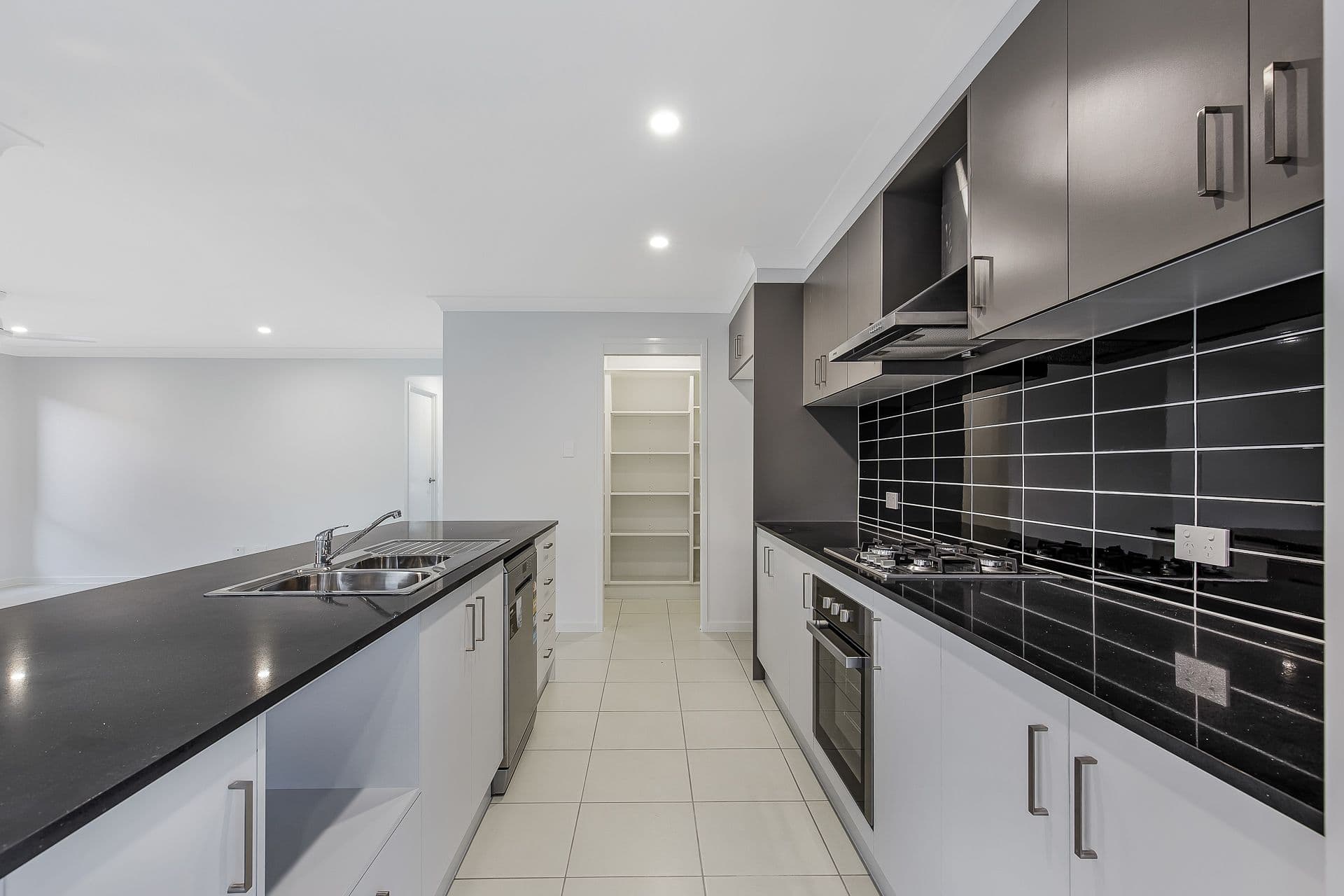 14 Woodline Drive, SPRING MOUNTAIN QLD 4300, Spring Mountain - Thumbnail 4