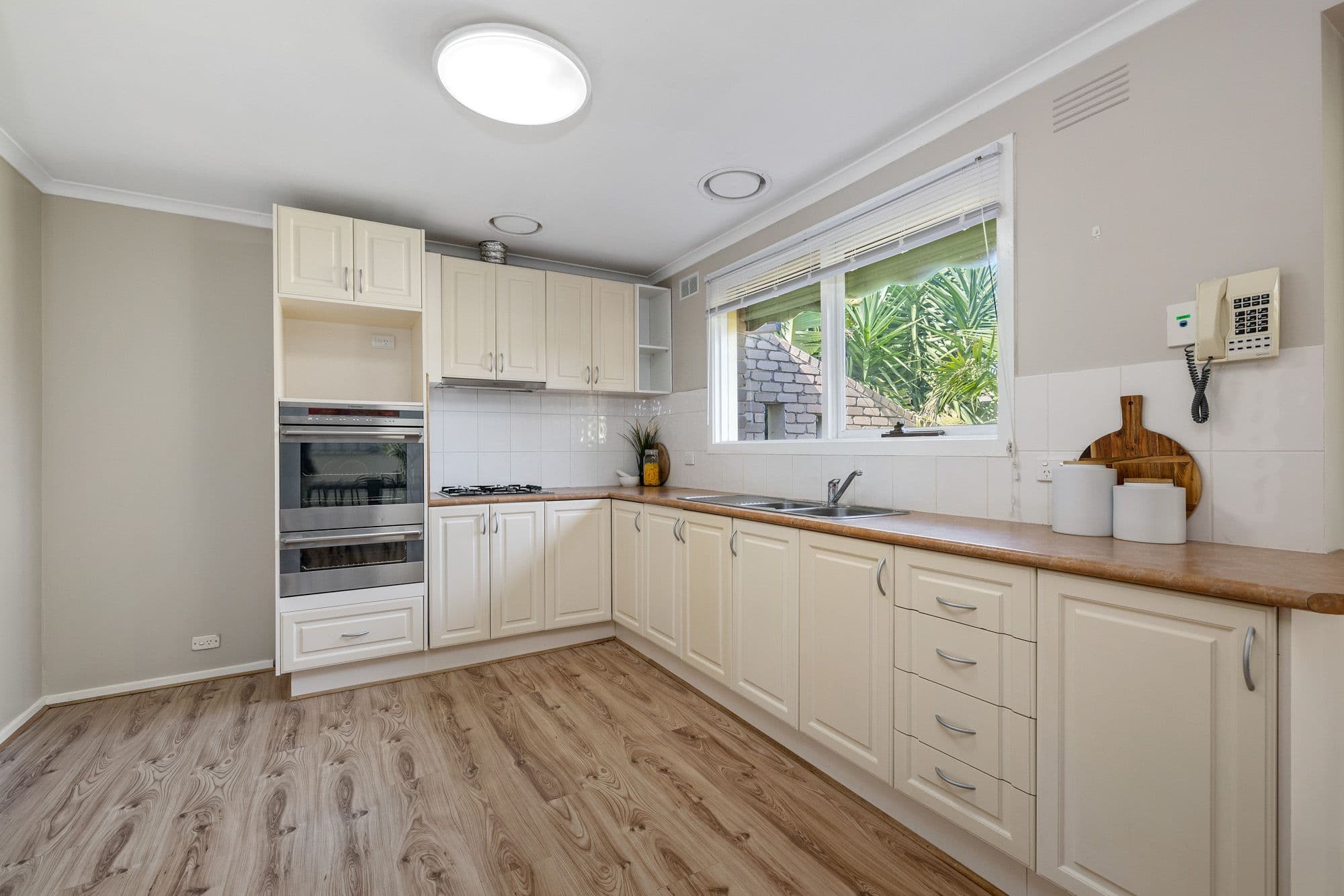 13 Stradbroke Way, Wyndham Vale VIC 3024, Wyndham Vale - Thumbnail 3