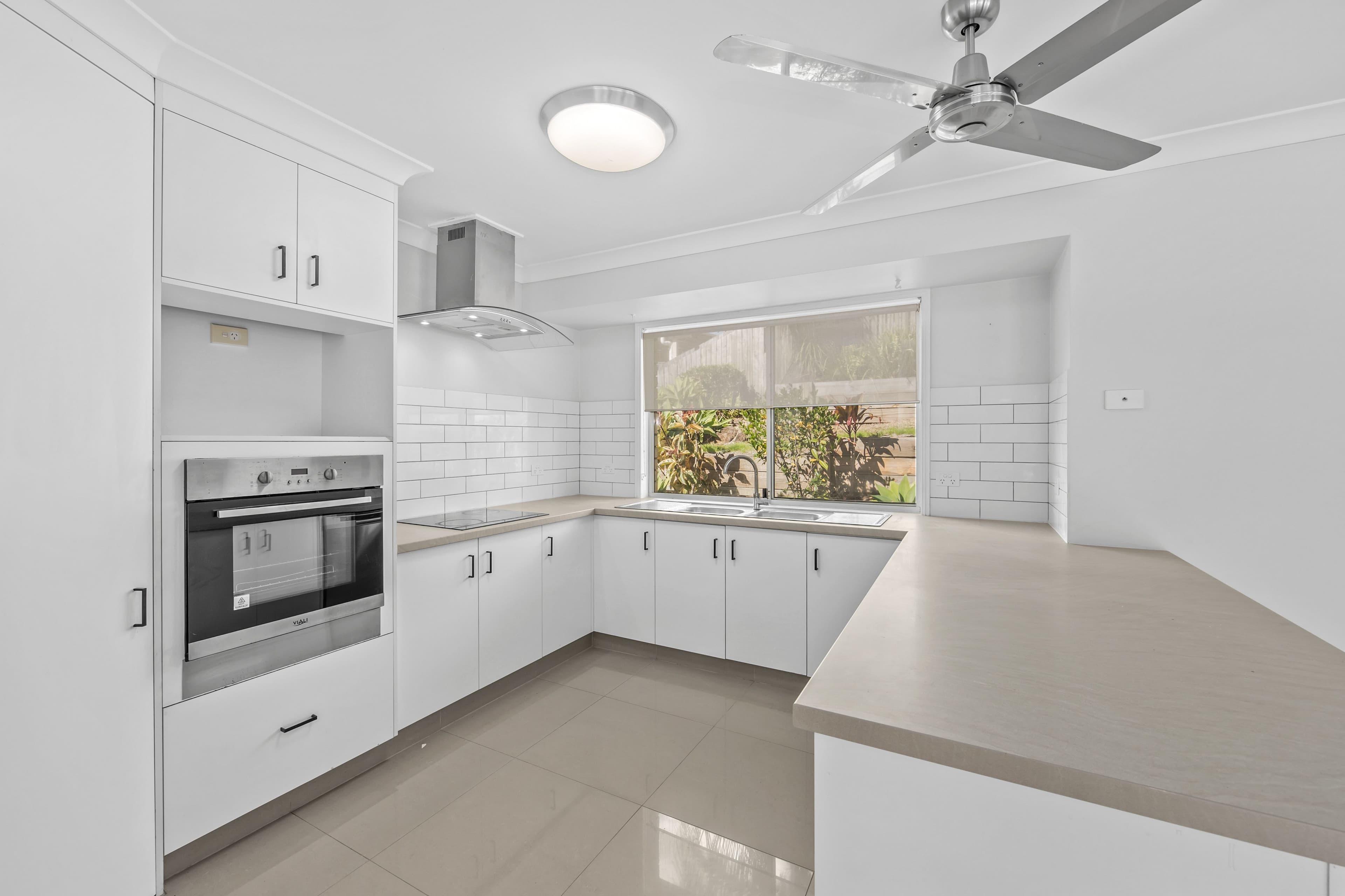 81 California Drive, Oxenford QLD 4210, Oxenford - Thumbnail 4