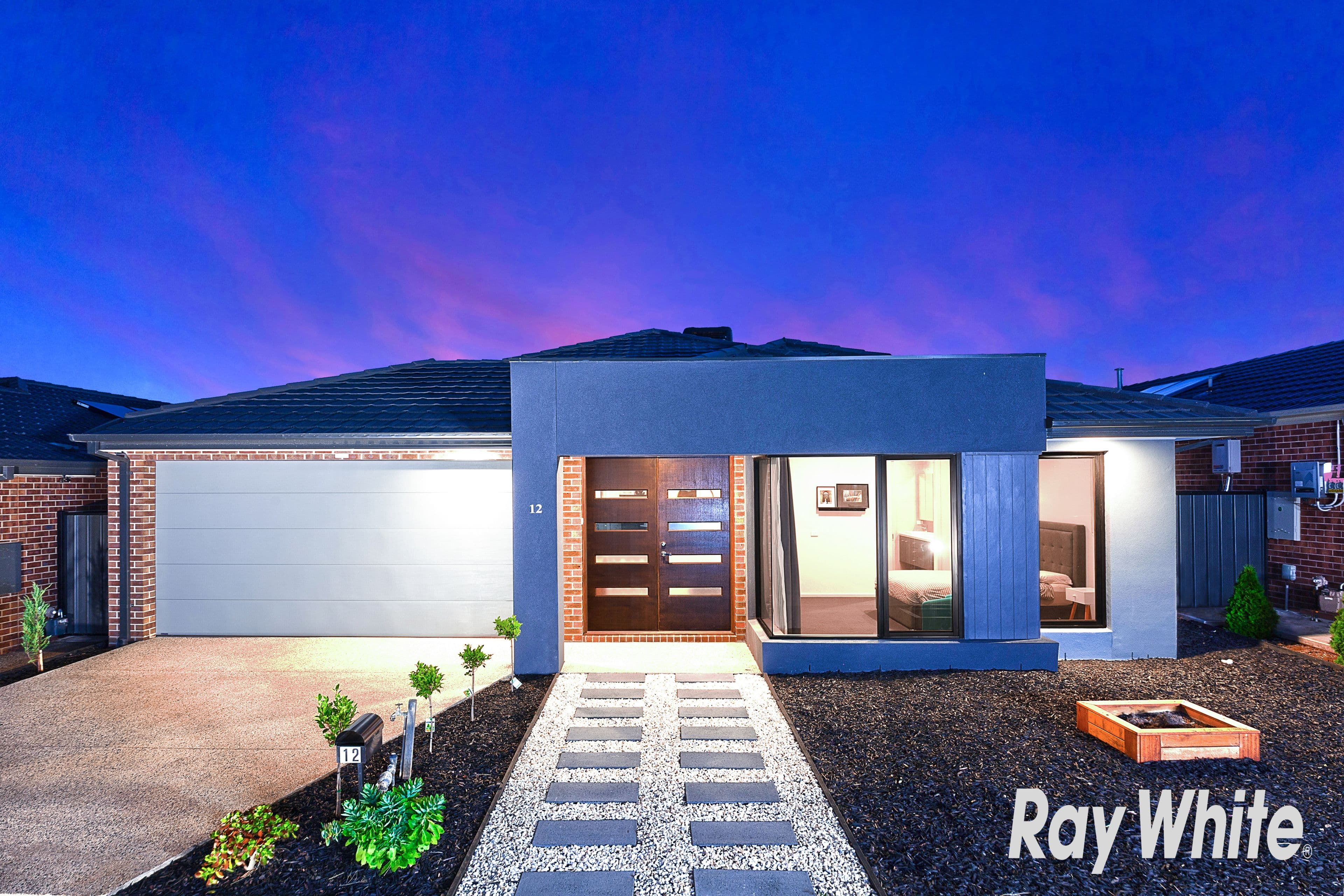 12 ALBERFILDIE Drive, Truganina VIC 3029, Truganina - Thumbnail 2
