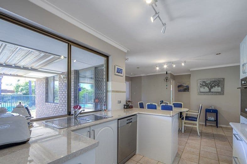 8 Pavetta Crescent, Forrestfield WA 6058, Forrestfield - Thumbnail 3