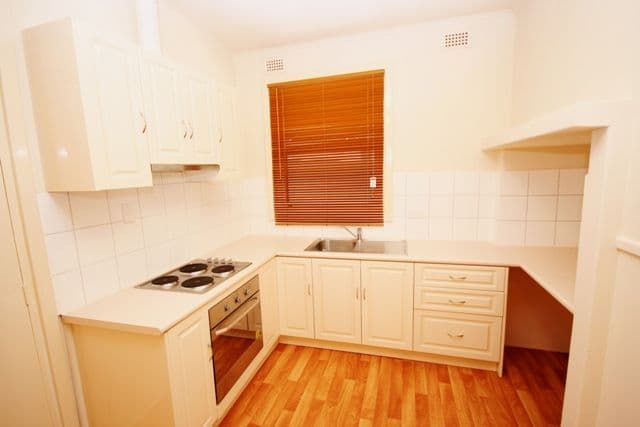 36 Essington Avenue, CLARE SA 5453, Clare - Thumbnail 2
