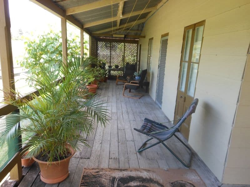 10 Esplanade Street, MOUNT PERRY QLD 4671, Mount Perry - Thumbnail 3