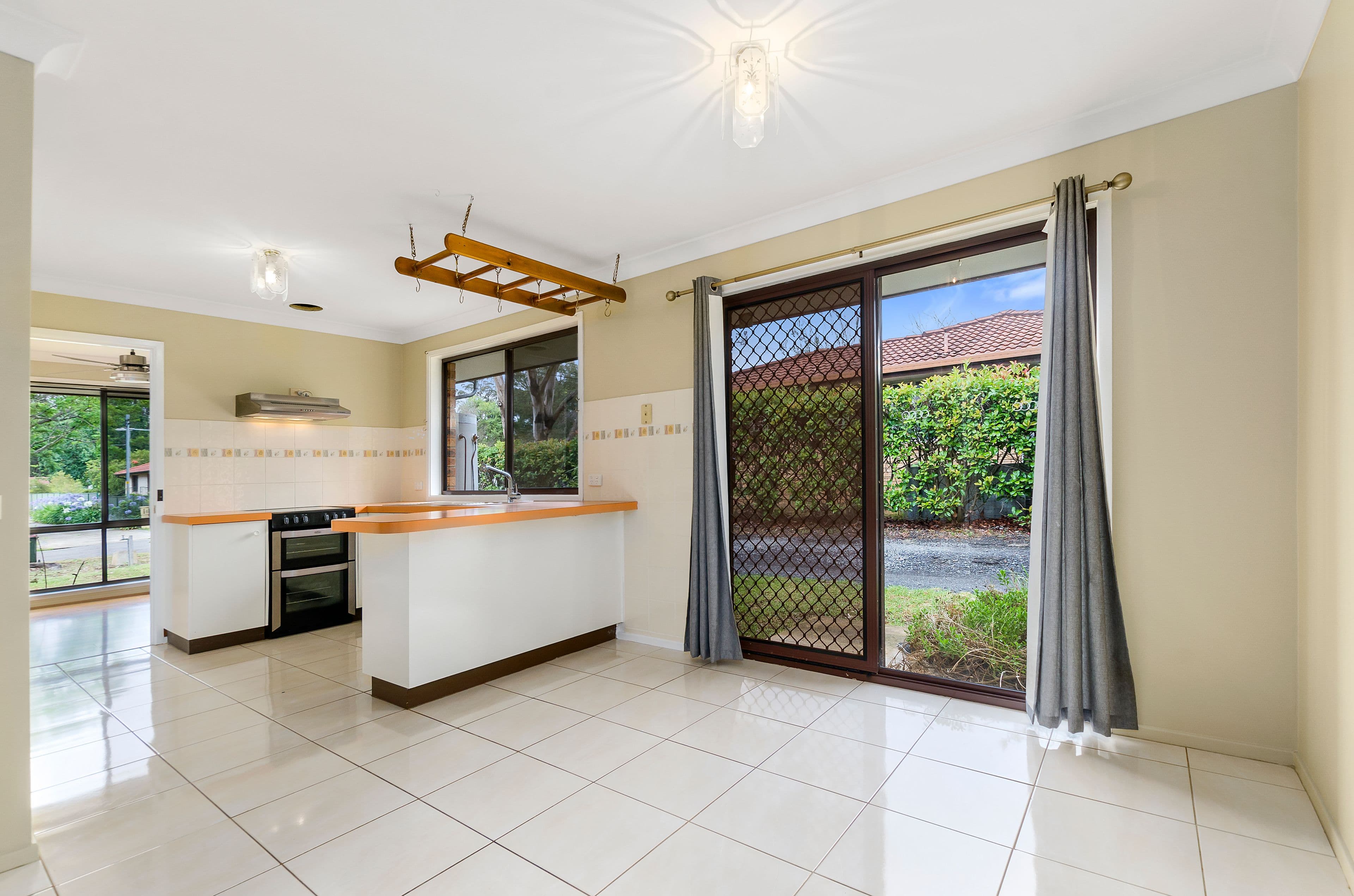 10 Telopea Road, Hill Top - Thumbnail 2