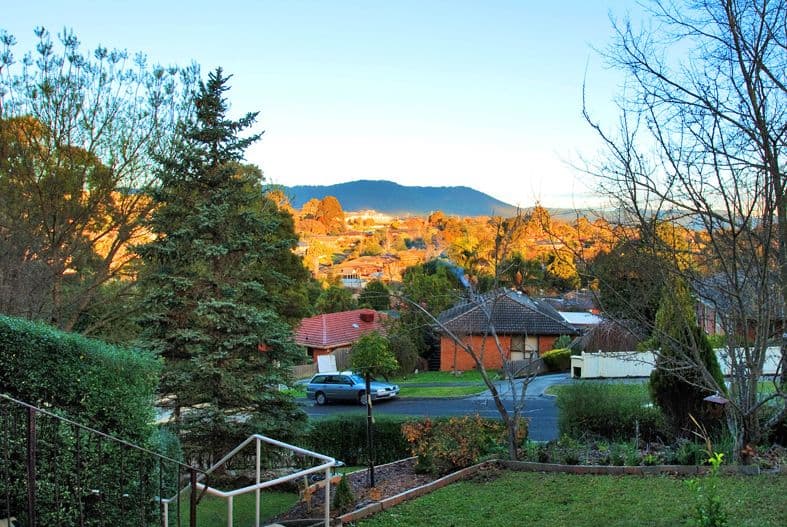 11 Alawara Drive, MOOROOLBARK VIC 3138, Mooroolbark - Thumbnail 2