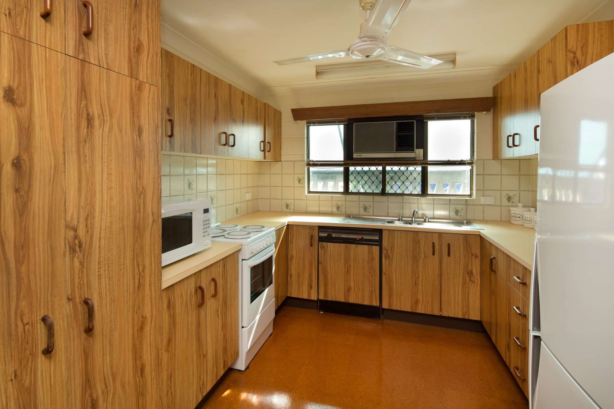 7 Oxford Street, HYDE PARK QLD 4812, Bowral - Thumbnail 3