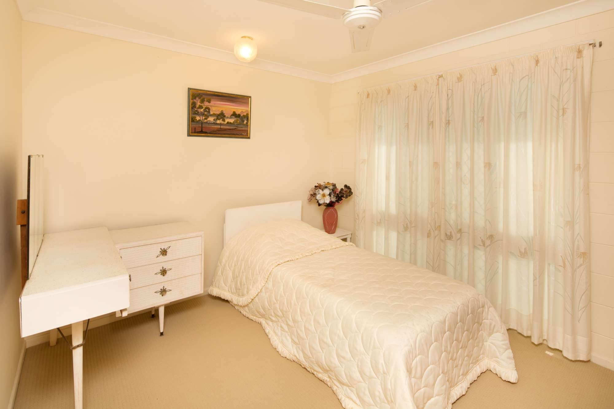 7 Oxford Street, HYDE PARK QLD 4812, Bowral - Thumbnail 5