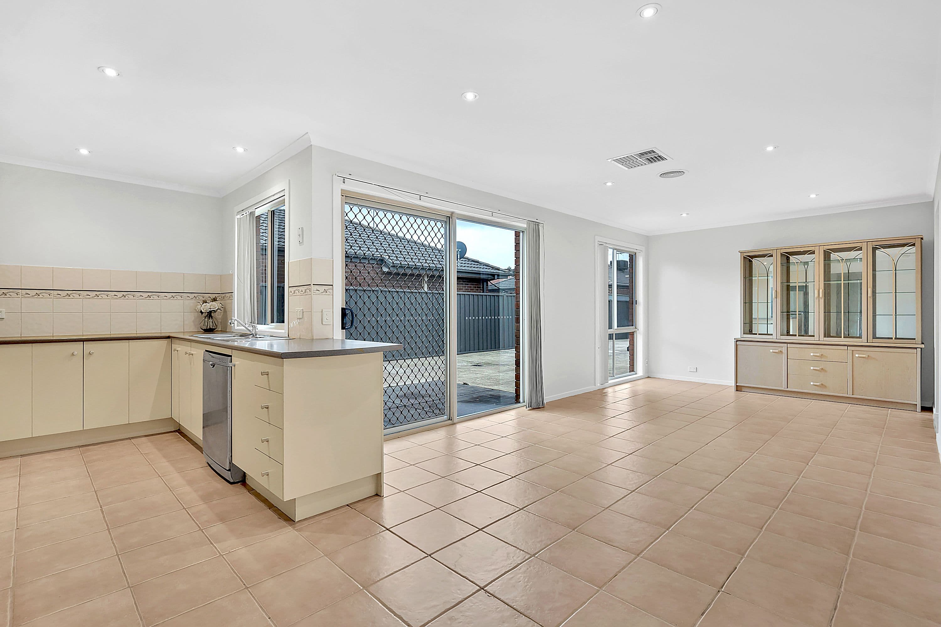 105 Mareeba Way, Craigieburn VIC 3064, Craigieburn - Thumbnail 6