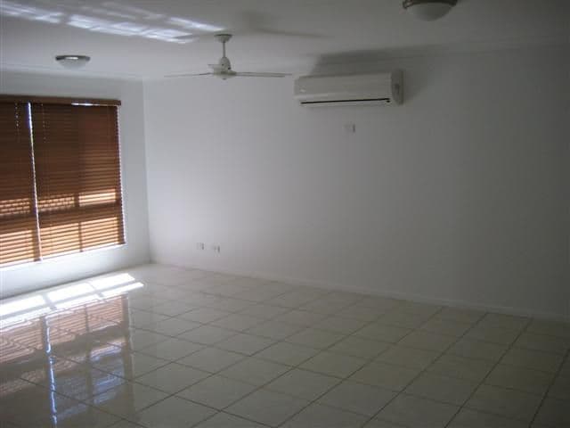 25 Flounder Crescent, GLADSTONE QLD 4680, Gladstone - Thumbnail 4