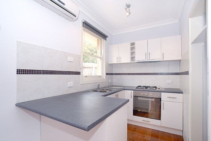 16 McDonald Street, MORDIALLOC VIC 3195, Mordialloc - Thumbnail 2