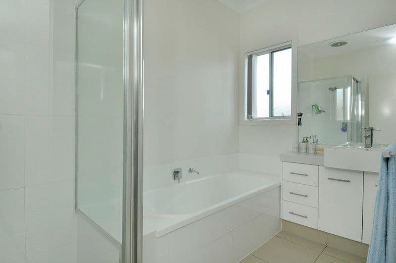 17 Emerson Drive, MUDGEERABA QLD 4213, Mudgeeraba - Thumbnail 7