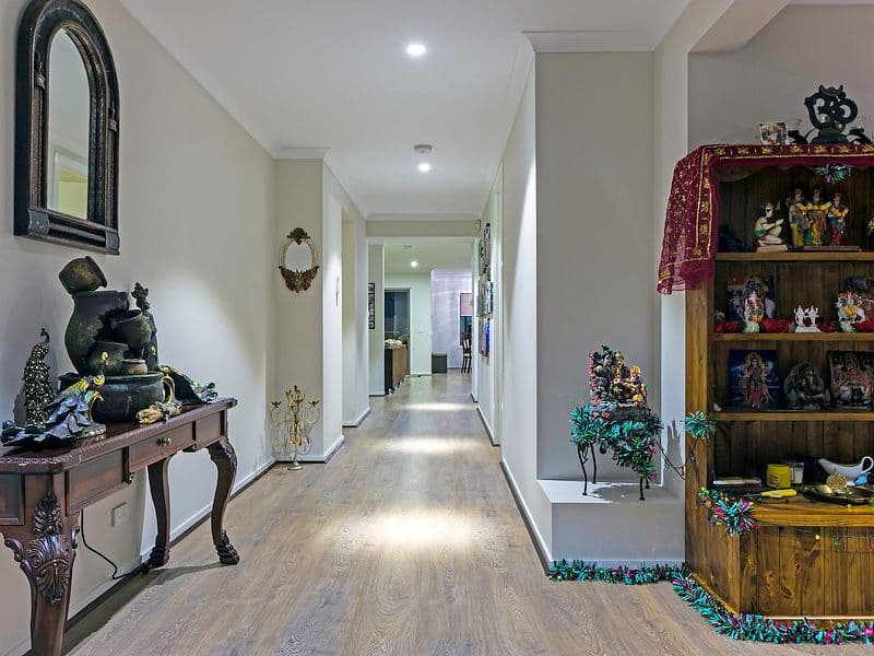 33 Toddington Avenue, Williams Landing VIC 3027, Williams Landing - Thumbnail 2