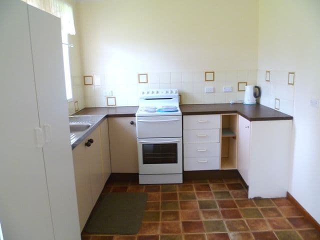 16 McDonald Drive, NAMBUCCA HEADS NSW 2448, Nambucca Heads - Thumbnail 2