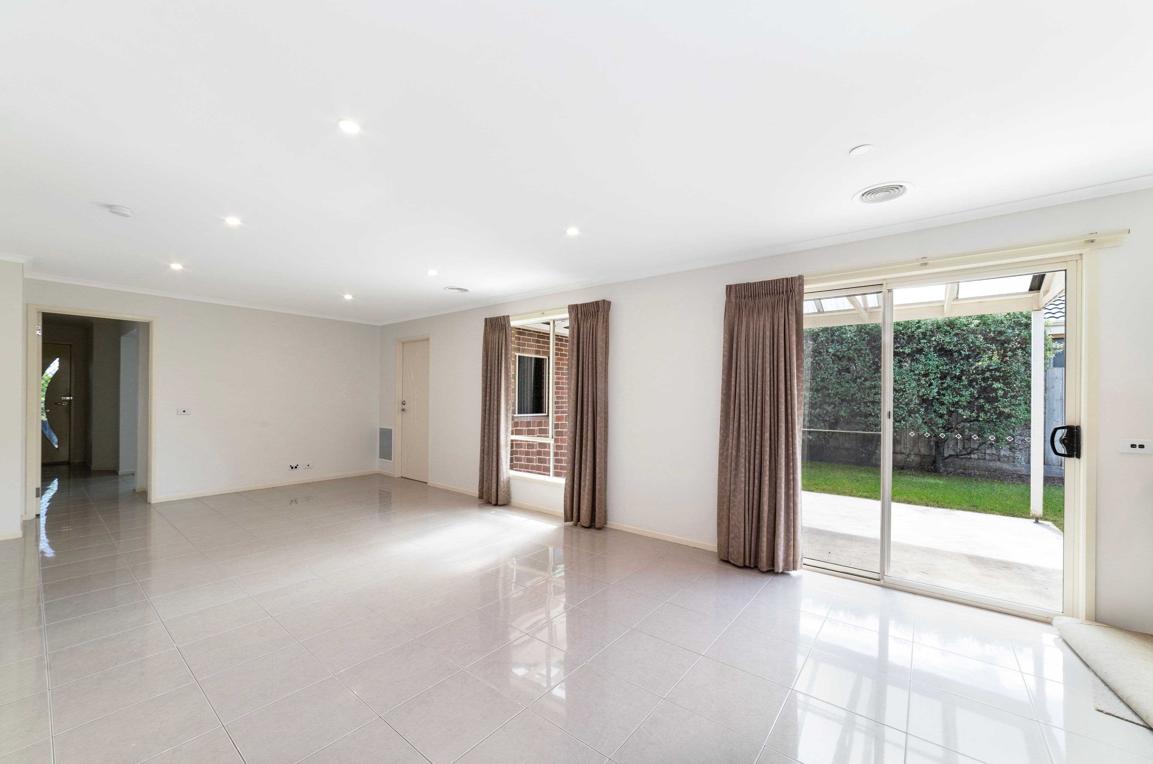 15 Adriana Crescent, Warrnambool VIC 3280, Warrnambool - Thumbnail 5