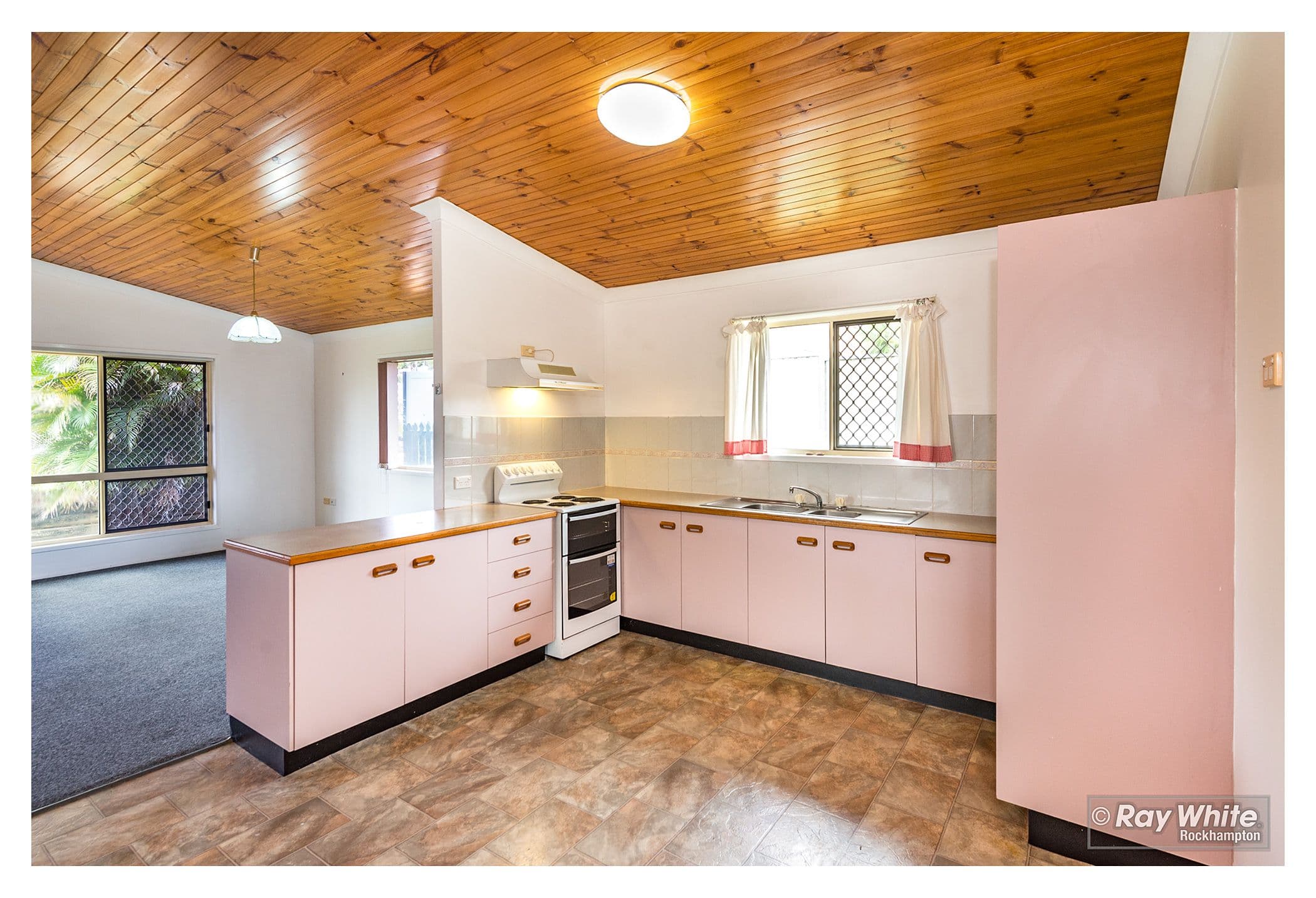 2 Wafer Court, Norman Gardens QLD 4701, Norman Gardens - Thumbnail 4