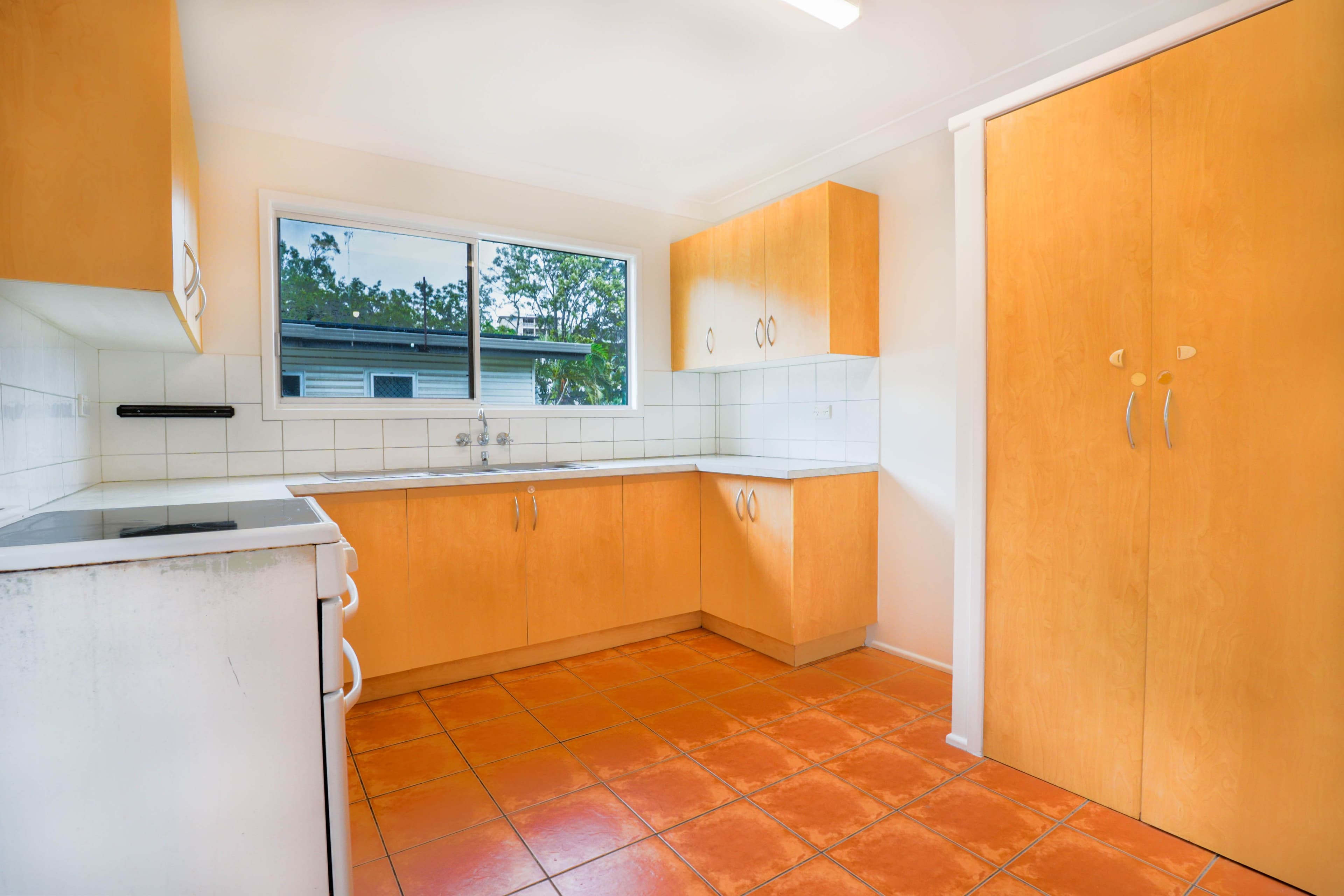 12 Patrick Street, West Gladstone QLD 4680, West Gladstone - Thumbnail 3