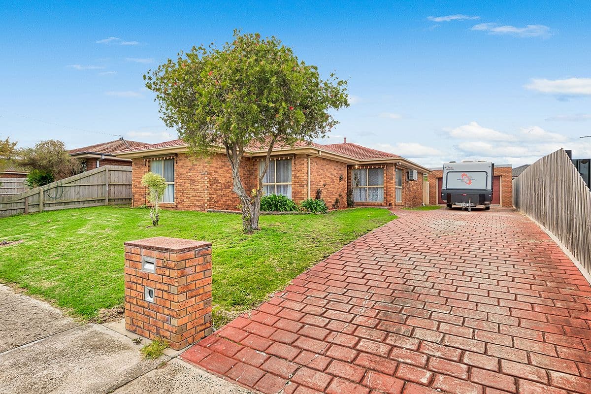 8 Glenbourne Road, Cranbourne VIC 3977, Cranbourne - Image 1
