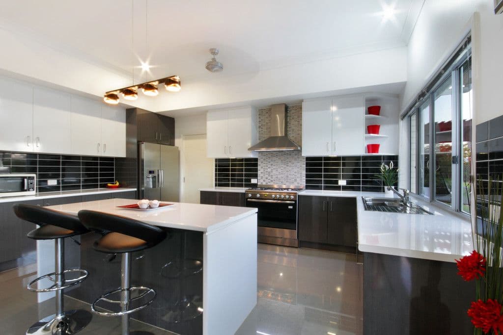 8 Cooinda Place, Glass House Mountains QLD 4518, Glass House Mountains - Thumbnail 2