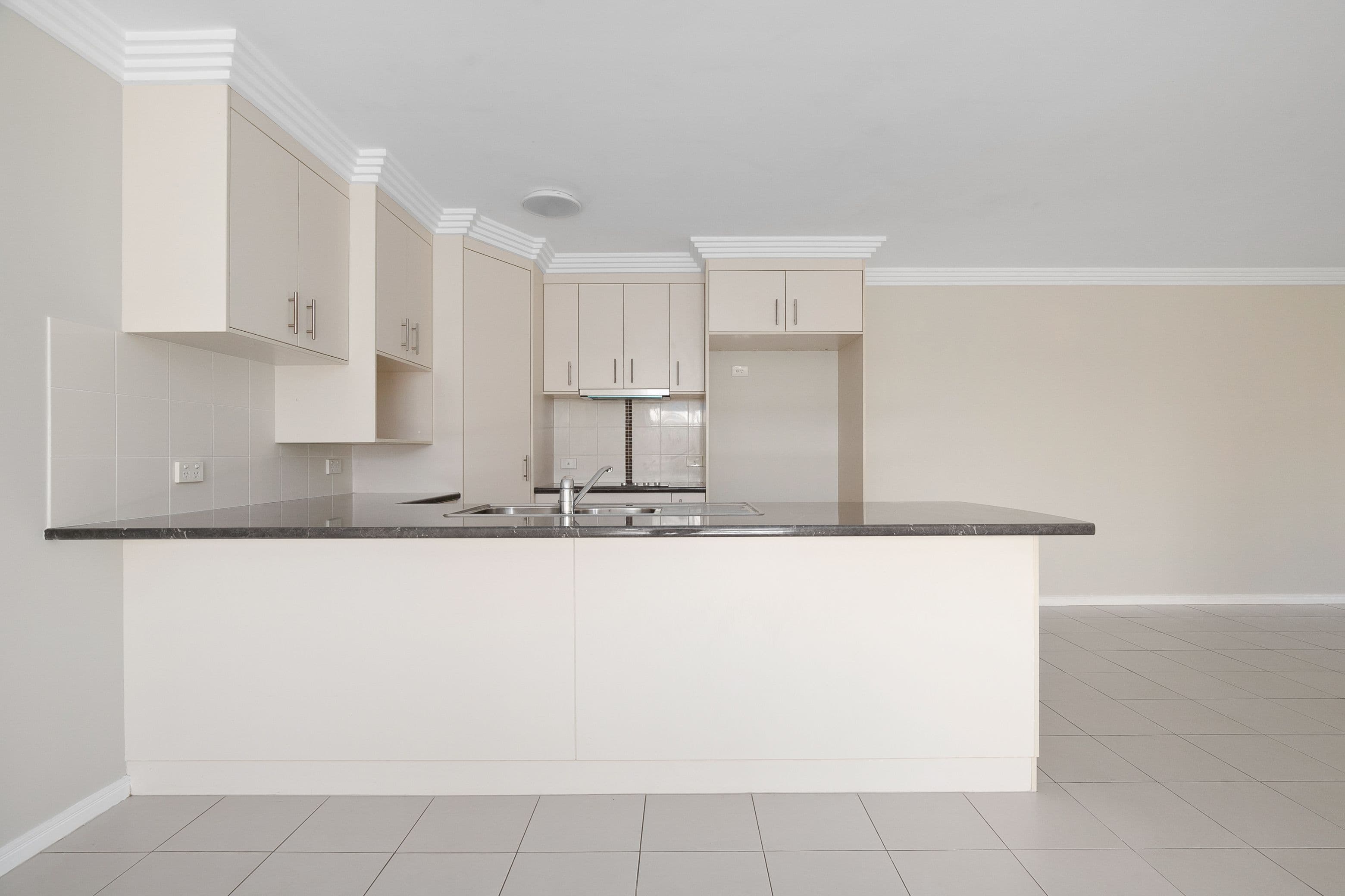 10 Moriarty Street, Emerald QLD 4720, Emerald - Thumbnail 3