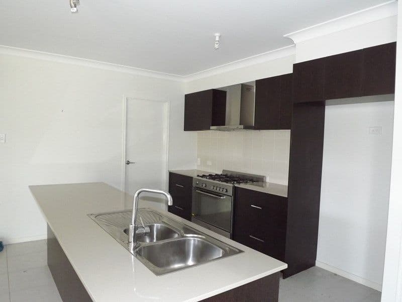 37 Wolseley Way, Upper Coomera QLD 4209, Upper Coomera - Thumbnail 2