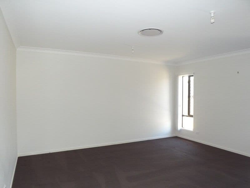 37 Wolseley Way, Upper Coomera QLD 4209, Upper Coomera - Thumbnail 6