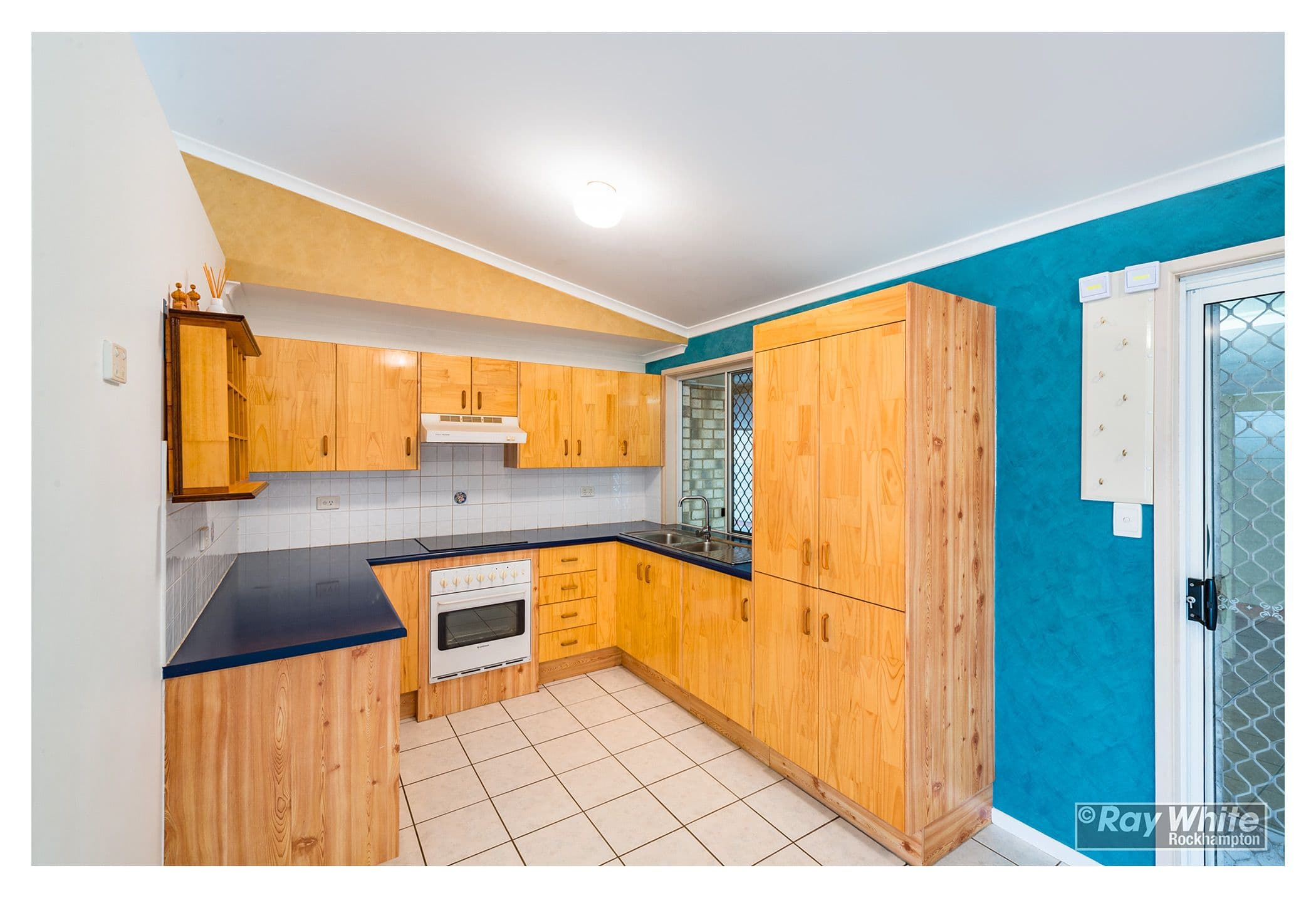 14 Ottaway Street, Norman Gardens QLD 4701, Norman Gardens - Thumbnail 4
