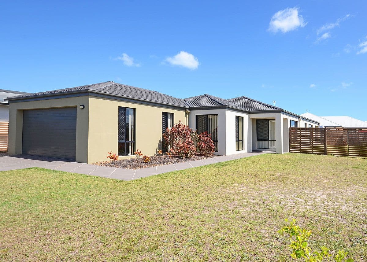 1 Fishburn Way, ELI WATERS QLD 4655, Eli Waters - Thumbnail 2