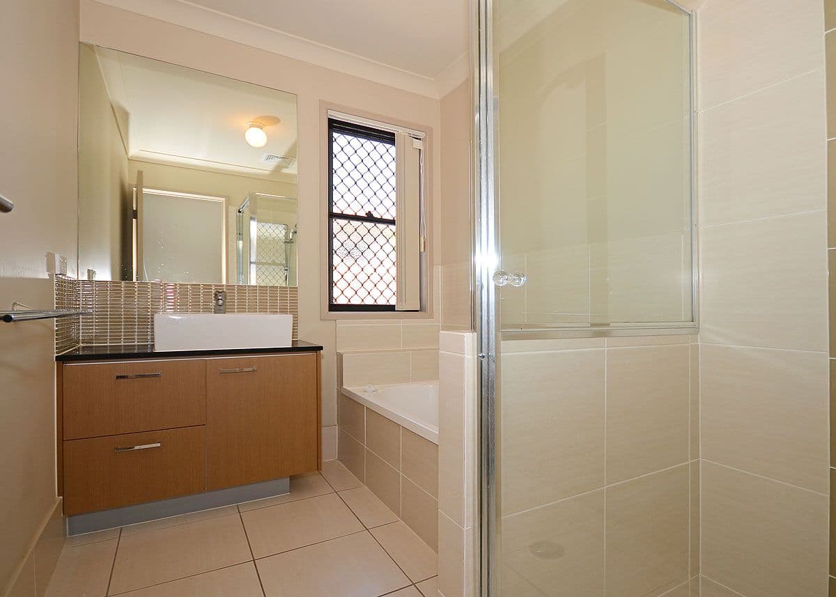 1 Fishburn Way, ELI WATERS QLD 4655, Eli Waters - Thumbnail 3