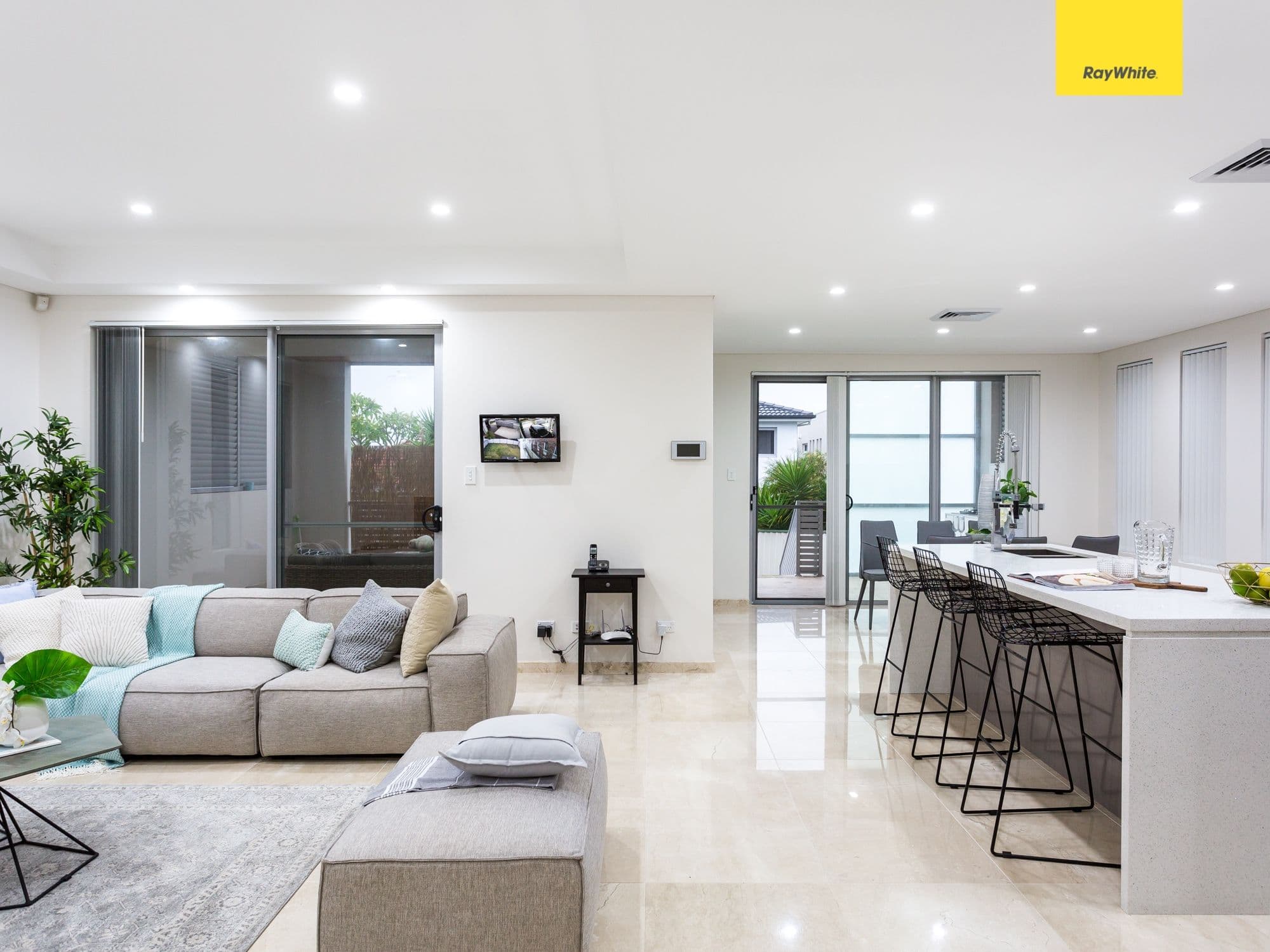 8 Edith Street, Hurstville - Thumbnail 2