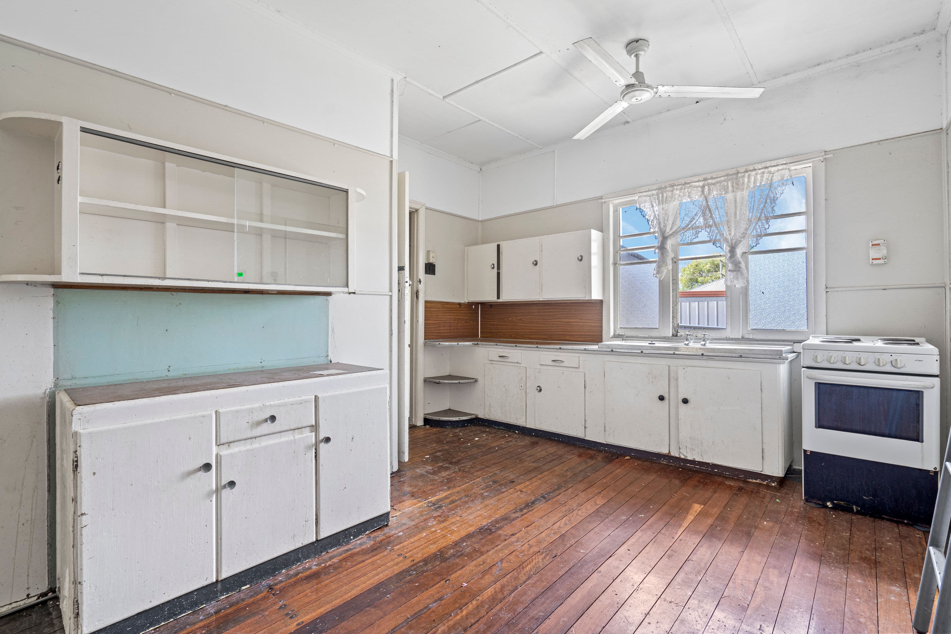 8 Wilkinson Street, Booval QLD 4304, Booval - Thumbnail 3